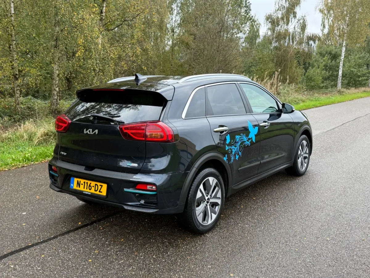 Edition 64 kWh | Achteruitrijcamera | Keyless | Parkeersensoren | Stoelverwarming | Apple Carplay/Android Auto | Achteruitrijcamera | Apple Carplay/Android Auto|telefoonintegratie premium | 