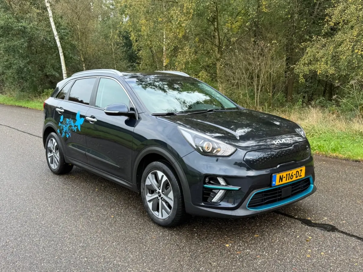 Edition 64 kWh | Achteruitrijcamera | Keyless | Parkeersensoren | Stoelverwarming | Apple Carplay/Android Auto | Achteruitrijcamera | Apple Carplay/Android Auto|telefoonintegratie premium | 