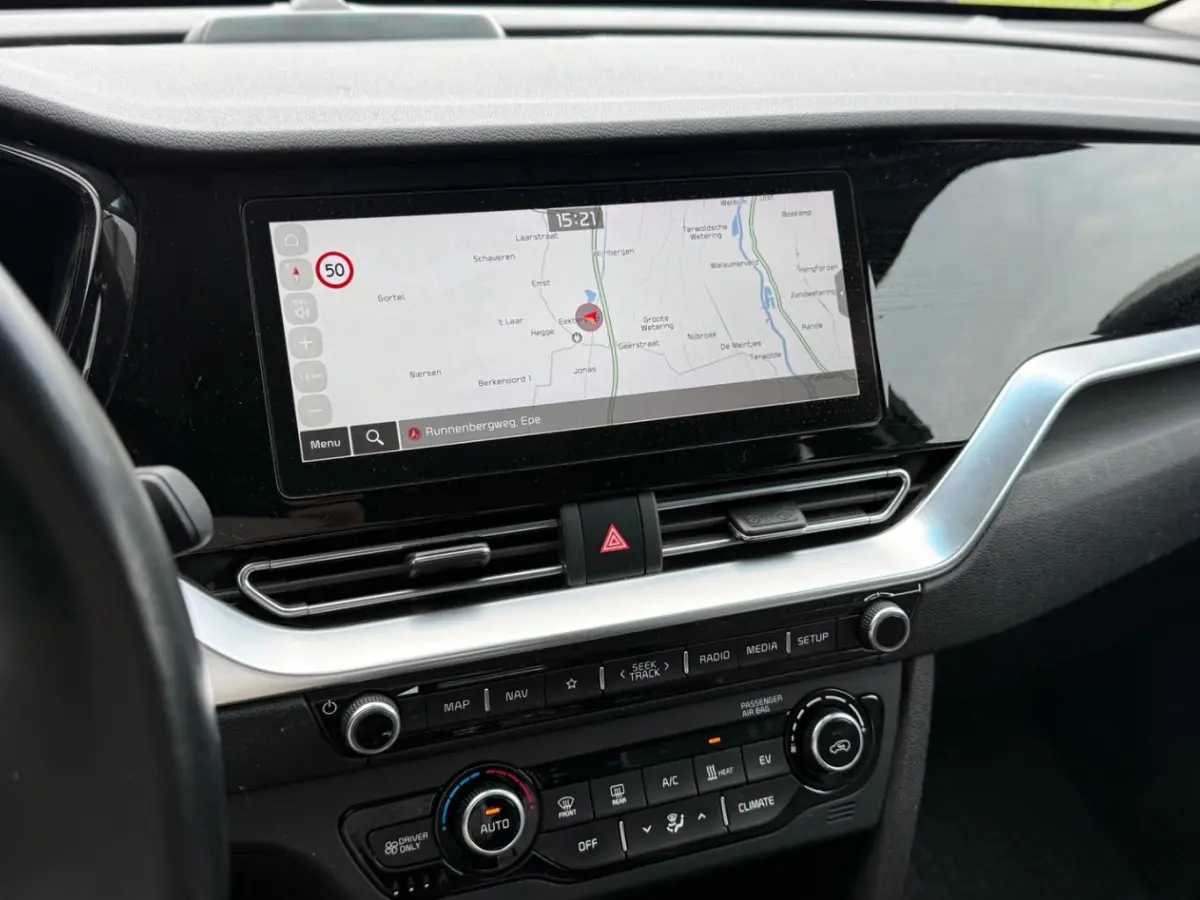 Edition 64 kWh | Achteruitrijcamera | Keyless | Parkeersensoren | Stoelverwarming | Apple Carplay/Android Auto | Achteruitrijcamera | Apple Carplay/Android Auto|telefoonintegratie premium | 