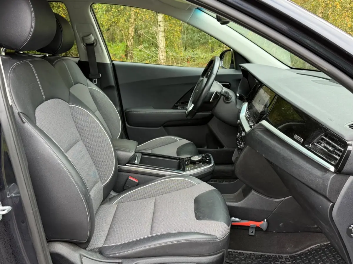 Edition 64 kWh | Achteruitrijcamera | Keyless | Parkeersensoren | Stoelverwarming | Apple Carplay/Android Auto | Achteruitrijcamera | Apple Carplay/Android Auto|telefoonintegratie premium | 