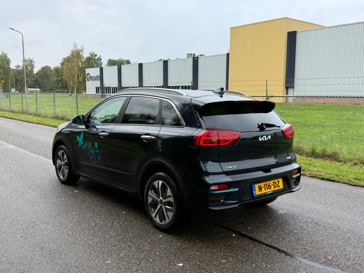Edition 64 kWh | Achteruitrijcamera | Keyless | Parkeersensoren | Stoelverwarming | Apple Carplay/Android Auto | Achteruitrijcamera | Apple Carplay/Android Auto|telefoonintegratie premium | 