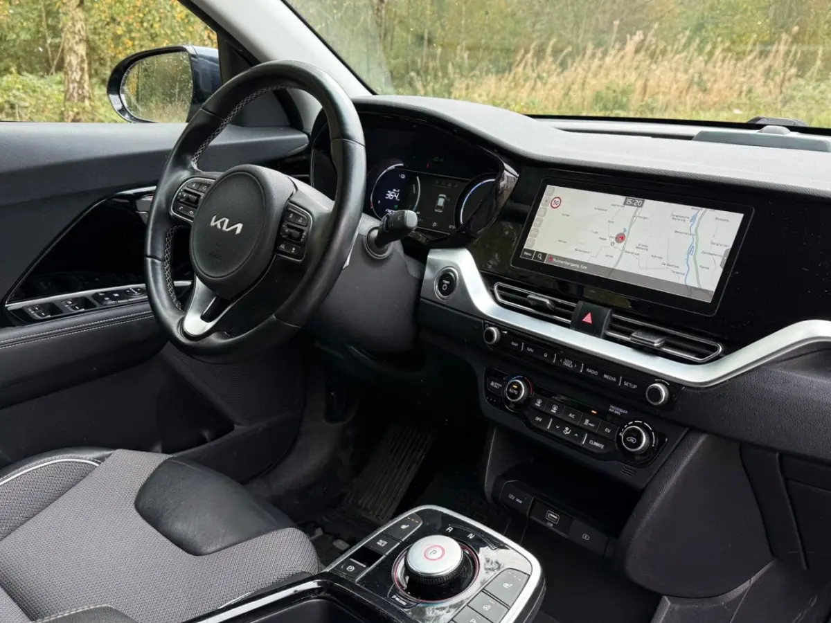 Edition 64 kWh | Achteruitrijcamera | Keyless | Parkeersensoren | Stoelverwarming | Apple Carplay/Android Auto | Achteruitrijcamera | Apple Carplay/Android Auto|telefoonintegratie premium | 