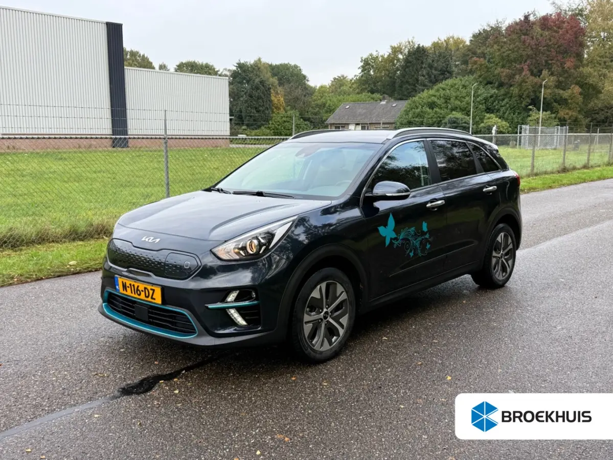 Edition 64 kWh | Achteruitrijcamera | Keyless | Parkeersensoren | Stoelverwarming | Apple Carplay/Android Auto | Achteruitrijcamera | Apple Carplay/Android Auto|telefoonintegratie premium | 
