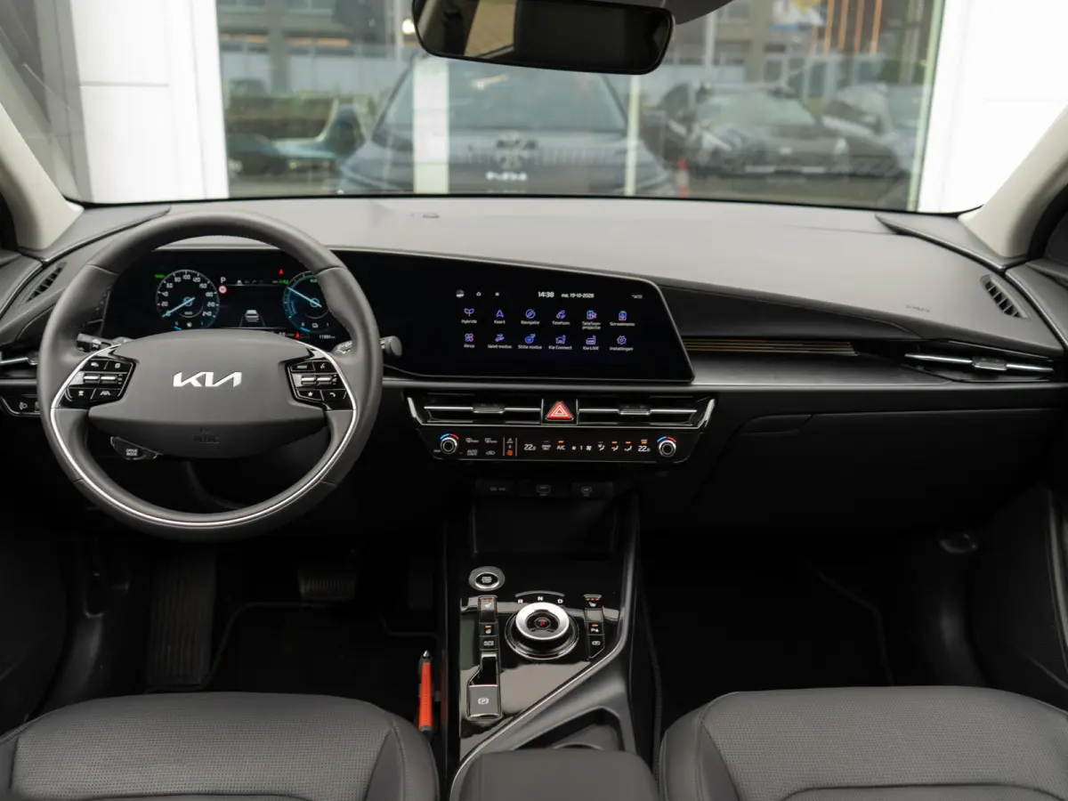 1.6 GDi Hybrid DynamicPlusLine | Stuur-/stoelverwarming | Schuif-/kanteldak | Achteruitrijcamera | PDC voor & achter | CarPlay