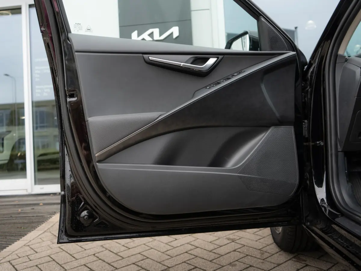 1.6 GDi Hybrid DynamicPlusLine | Stuur-/stoelverwarming | Schuif-/kanteldak | Achteruitrijcamera | PDC voor & achter | CarPlay