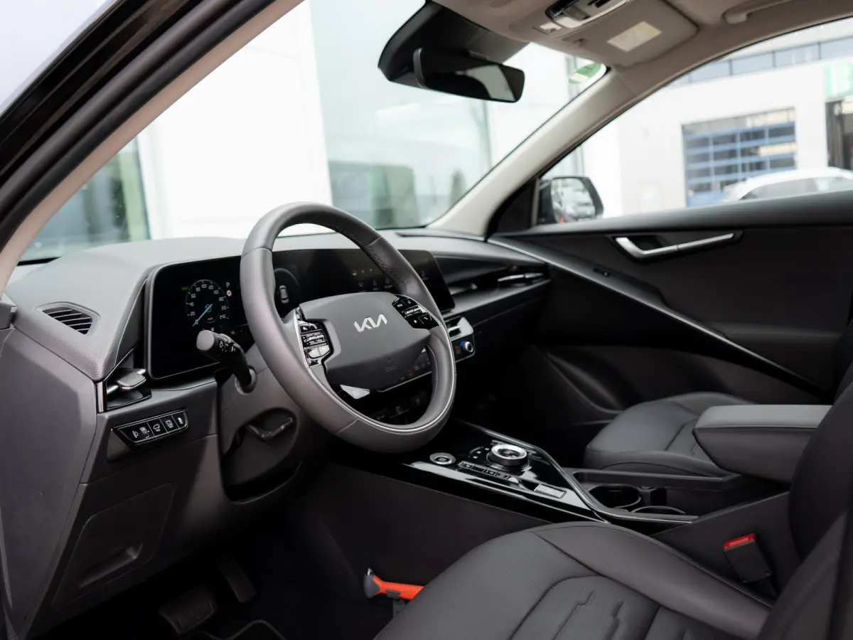 1.6 GDi Hybrid DynamicPlusLine | Stuur-/stoelverwarming | Schuif-/kanteldak | Achteruitrijcamera | PDC voor & achter | CarPlay