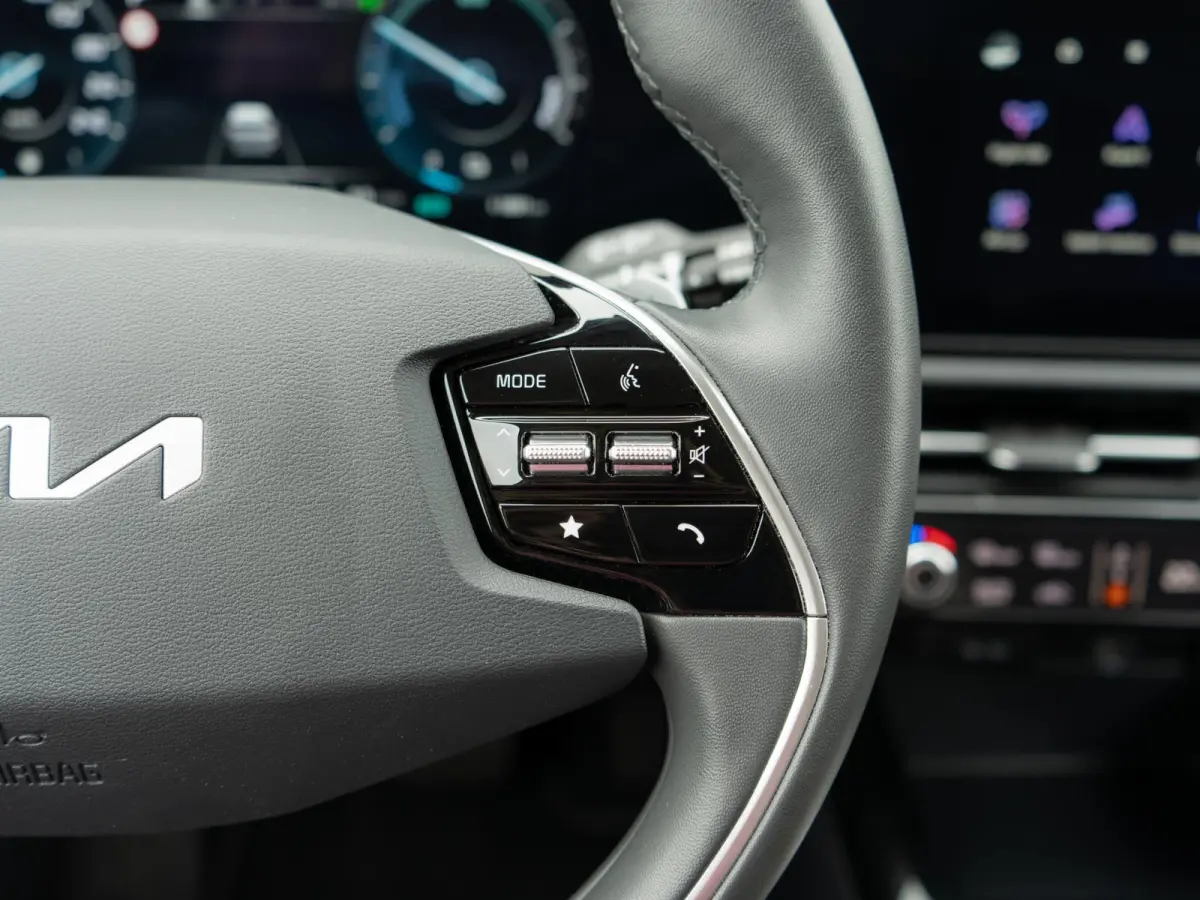 1.6 GDi Hybrid DynamicPlusLine | Stuur-/stoelverwarming | Schuif-/kanteldak | Achteruitrijcamera | PDC voor & achter | CarPlay