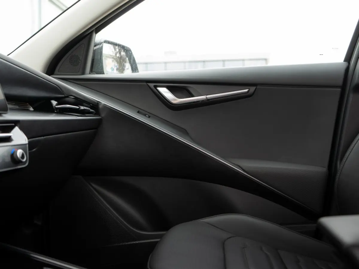 1.6 GDi Hybrid DynamicPlusLine | Stuur-/stoelverwarming | Schuif-/kanteldak | Achteruitrijcamera | PDC voor & achter | CarPlay