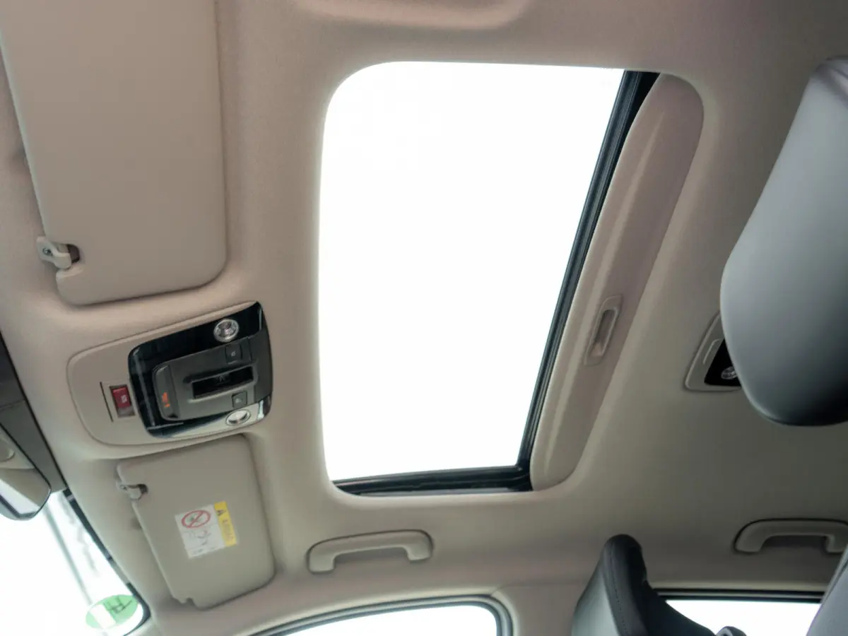 1.6 GDi Hybrid DynamicPlusLine | Stuur-/stoelverwarming | Schuif-/kanteldak | Achteruitrijcamera | PDC voor & achter | CarPlay