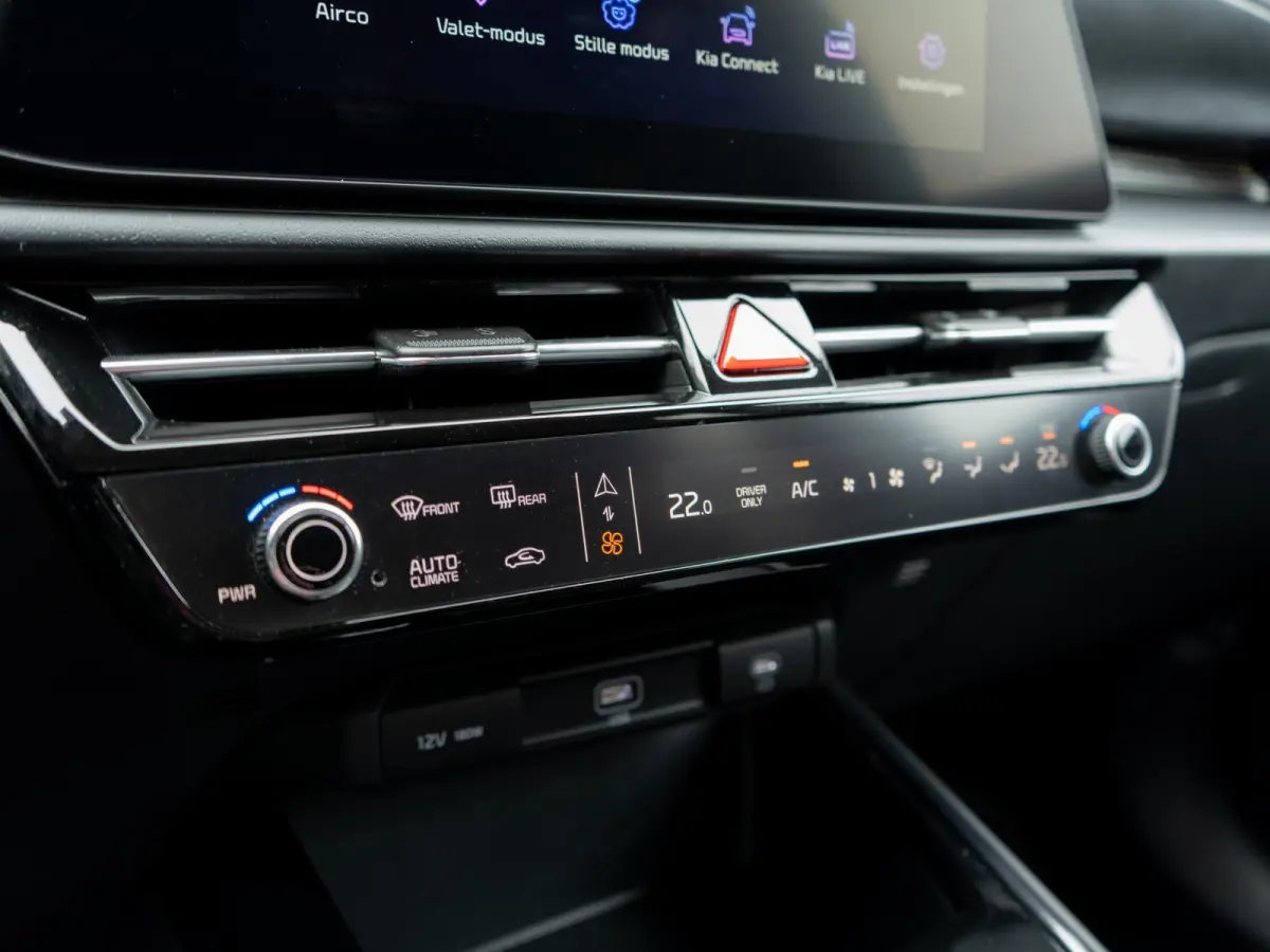 1.6 GDi Hybrid DynamicPlusLine | Stuur-/stoelverwarming | Schuif-/kanteldak | Achteruitrijcamera | PDC voor & achter | CarPlay