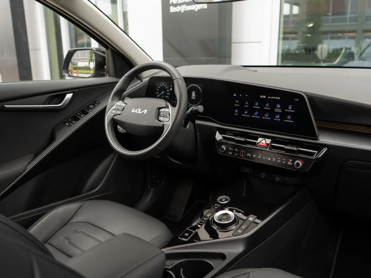 1.6 GDi Hybrid DynamicPlusLine | Stuur-/stoelverwarming | Schuif-/kanteldak | Achteruitrijcamera | PDC voor & achter | CarPlay