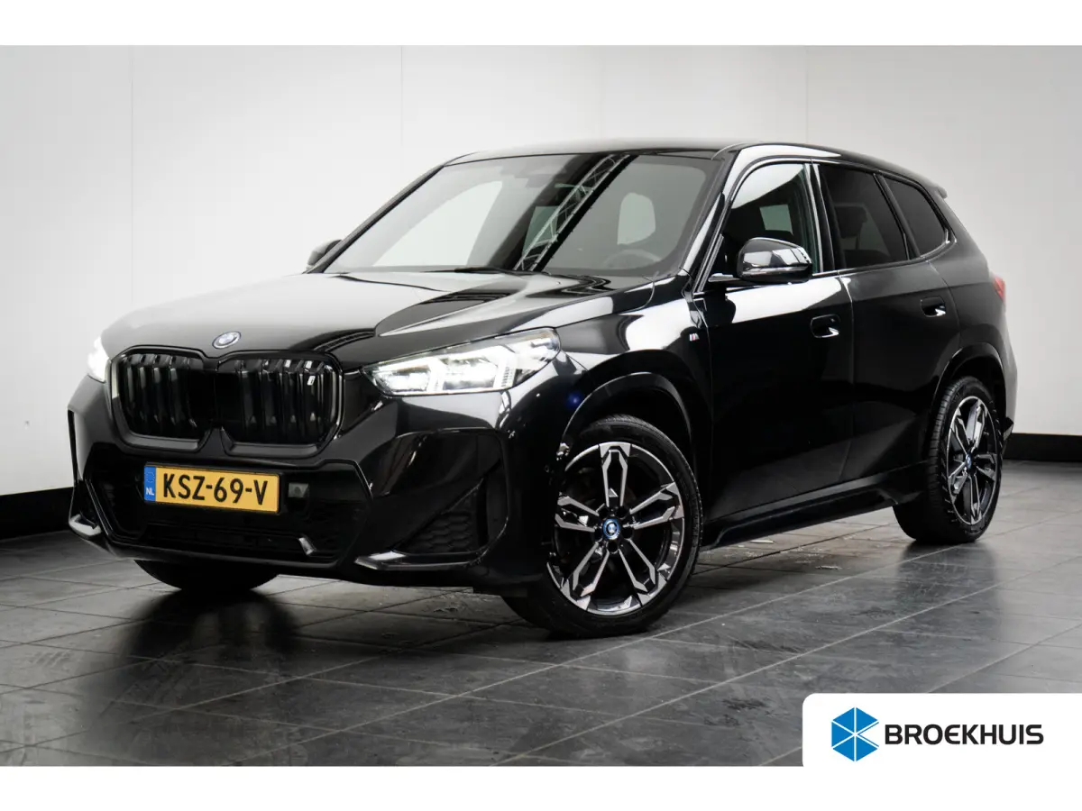 xDrive30 67 kWh M Sport Edition 313PK | M- Sport | Stoel+Stuurwielverwarming | Camer Achter | Keyless |