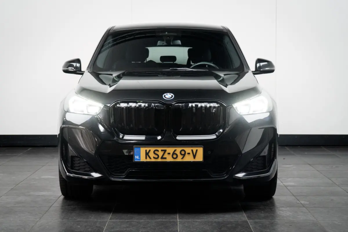 xDrive30 67 kWh M Sport Edition 313PK | M- Sport | Stoel+Stuurwielverwarming | Camer Achter | Keyless |
