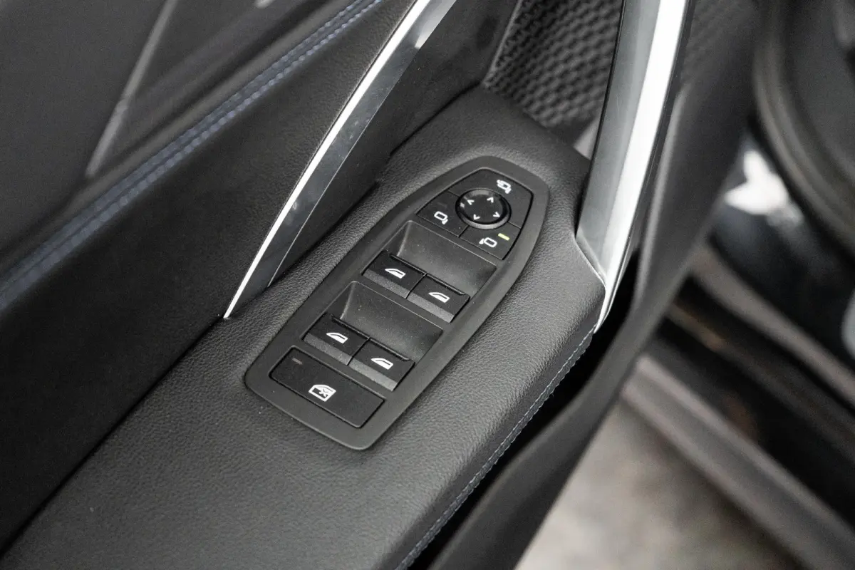 xDrive30 67 kWh M Sport Edition 313PK | M- Sport | Stoel+Stuurwielverwarming | Camer Achter | Keyless |
