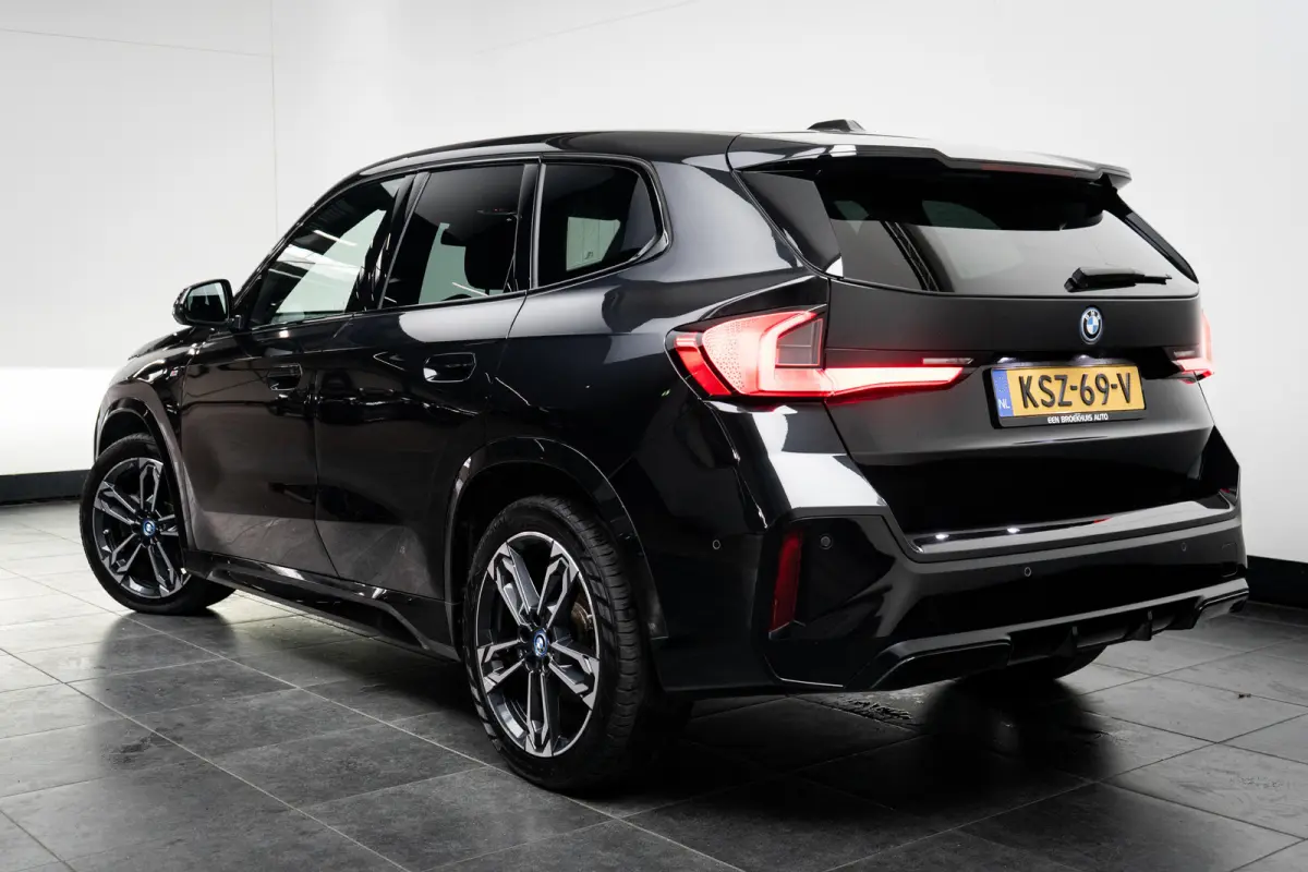 xDrive30 67 kWh M Sport Edition 313PK | M- Sport | Stoel+Stuurwielverwarming | Camer Achter | Keyless |