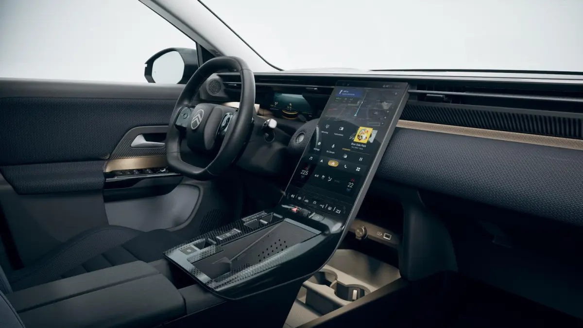 1.2 Hybrid 145 Business | Navigatie | Rondom zicht camera | Dodehoeksensoren | Stuurwiel verwarming | Apple Carplay/Android Auto