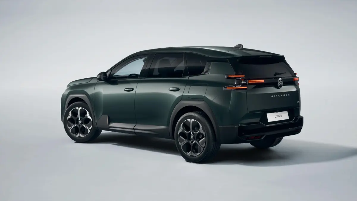 1.2 Hybrid 145 Business | Navigatie | Rondom zicht camera | Dodehoeksensoren | Stuurwiel verwarming | Apple Carplay/Android Auto