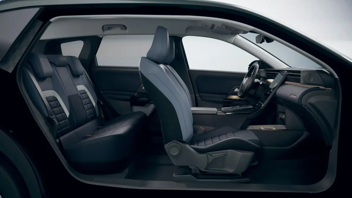 1.2 Hybrid 145 Business | Navigatie | Rondom zicht camera | Dodehoeksensoren | Stuurwiel verwarming | Apple Carplay/Android Auto