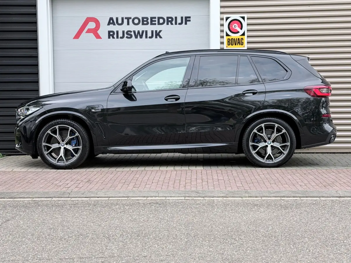 XDrive45e High Executive Pano/360/Memory