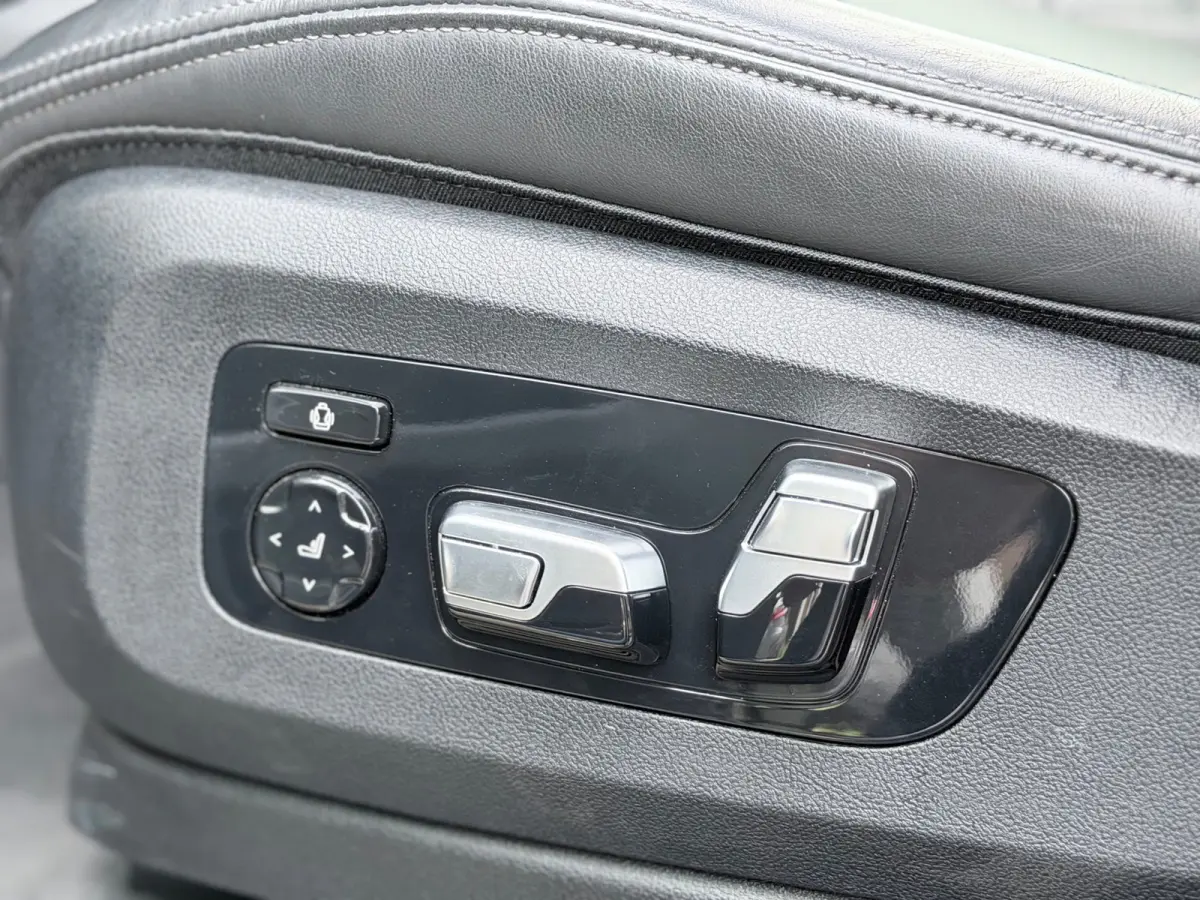 XDrive45e High Executive Pano/360/Memory