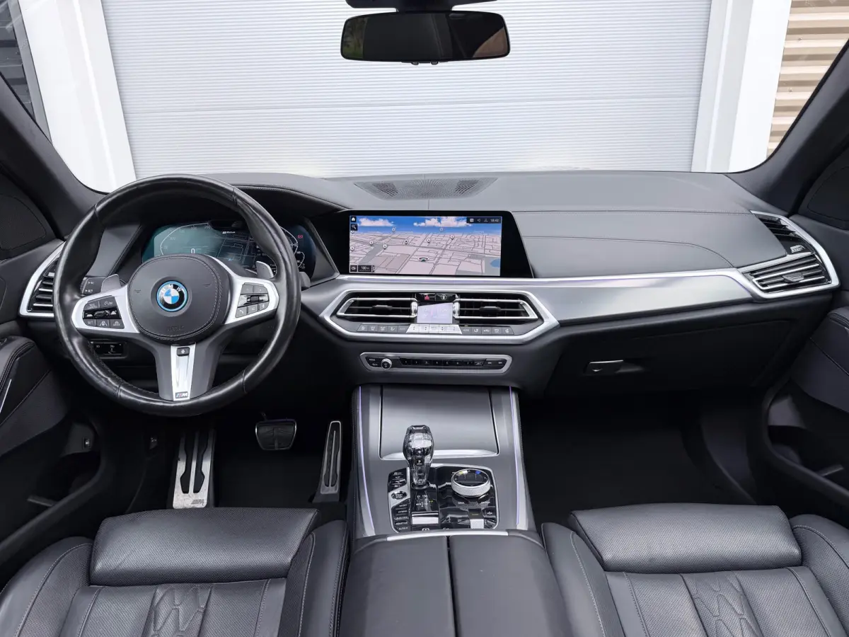 XDrive45e High Executive Pano/360/Memory