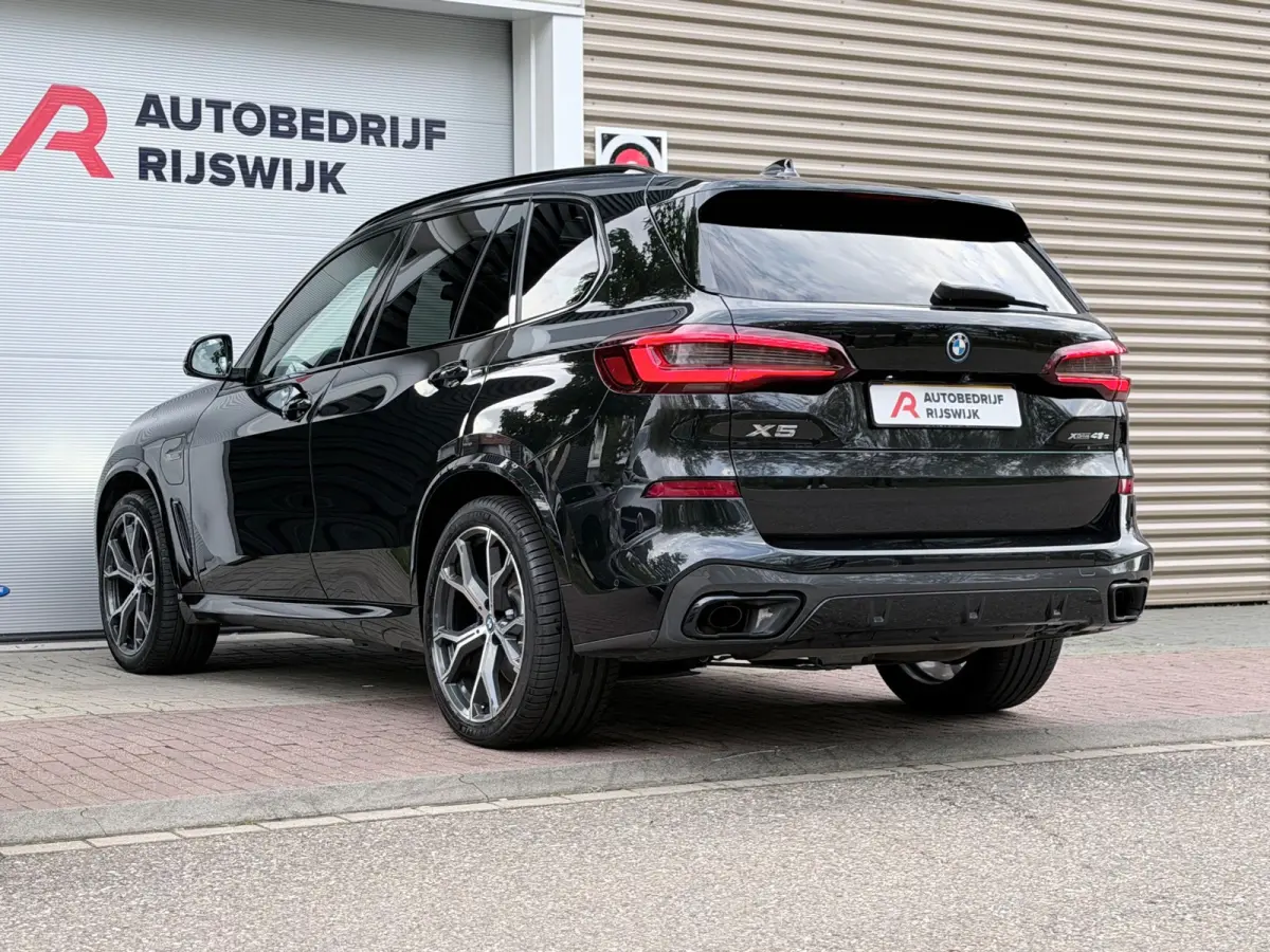 XDrive45e High Executive Pano/360/Memory