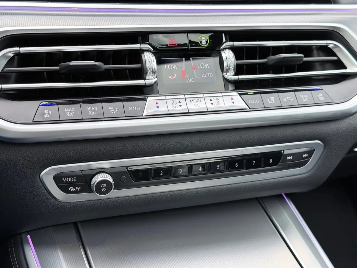XDrive45e High Executive Pano/360/Memory