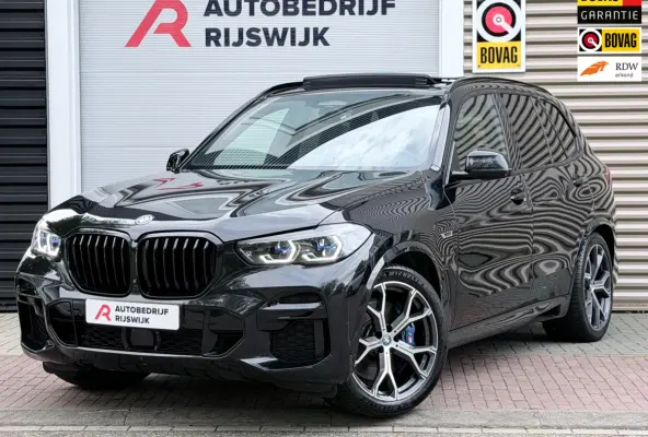 XDrive45e High Executive Pano/360/Memory