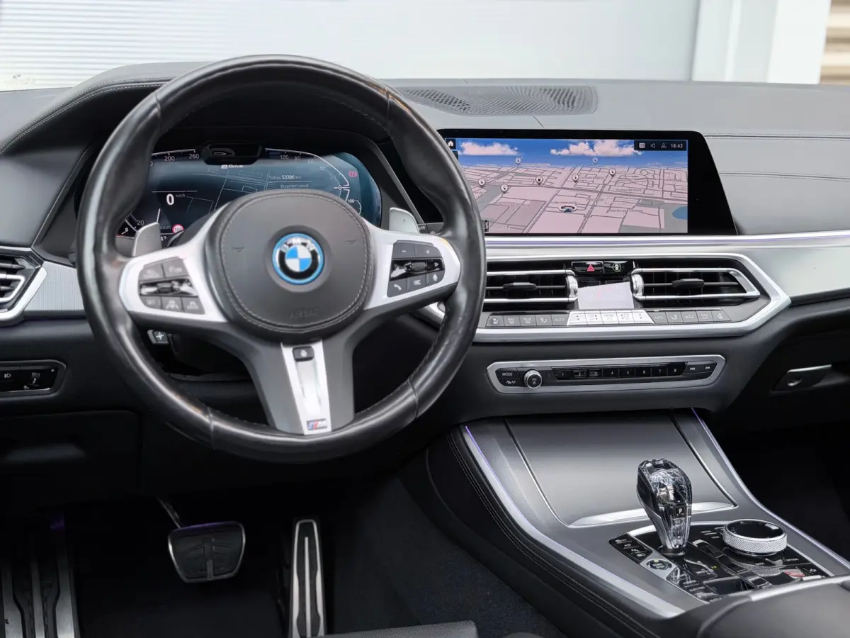 XDrive45e High Executive Pano/360/Memory
