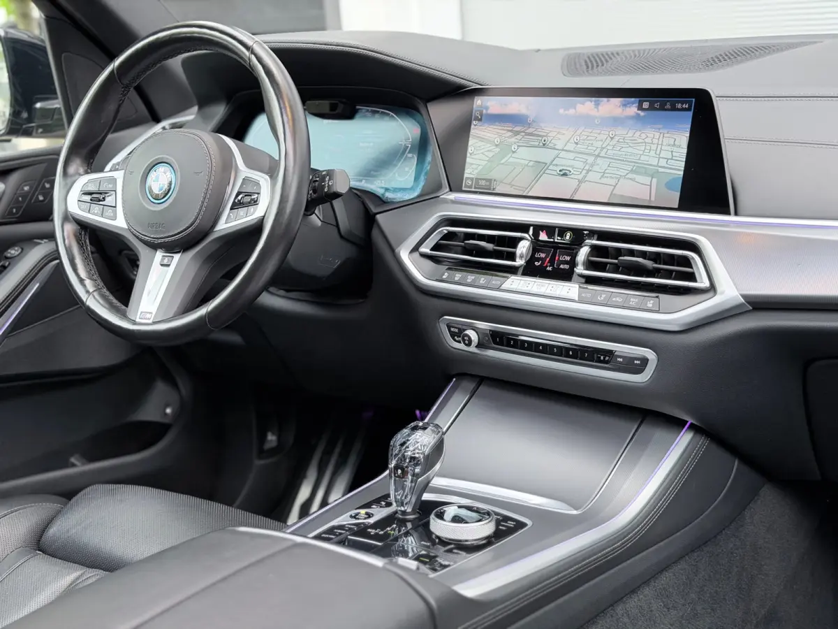 XDrive45e High Executive Pano/360/Memory