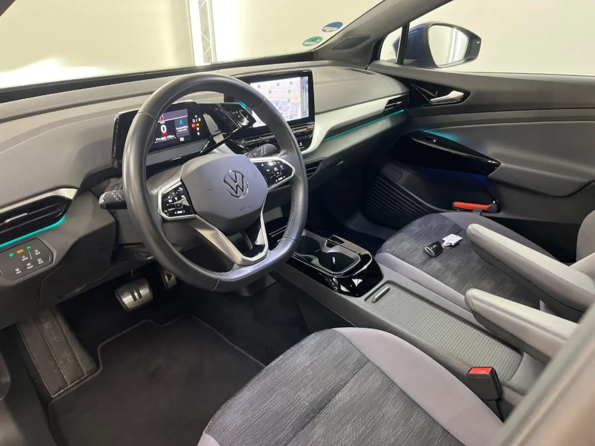 Pro 77 kWh | Navi | Parkeersensoren | Stoelverwarming | Apple Carplay/Android Auto | Afwijkende dakkleur | Airco (automatisch) | Apple Carplay/Android Auto|telefoonintegratie premium