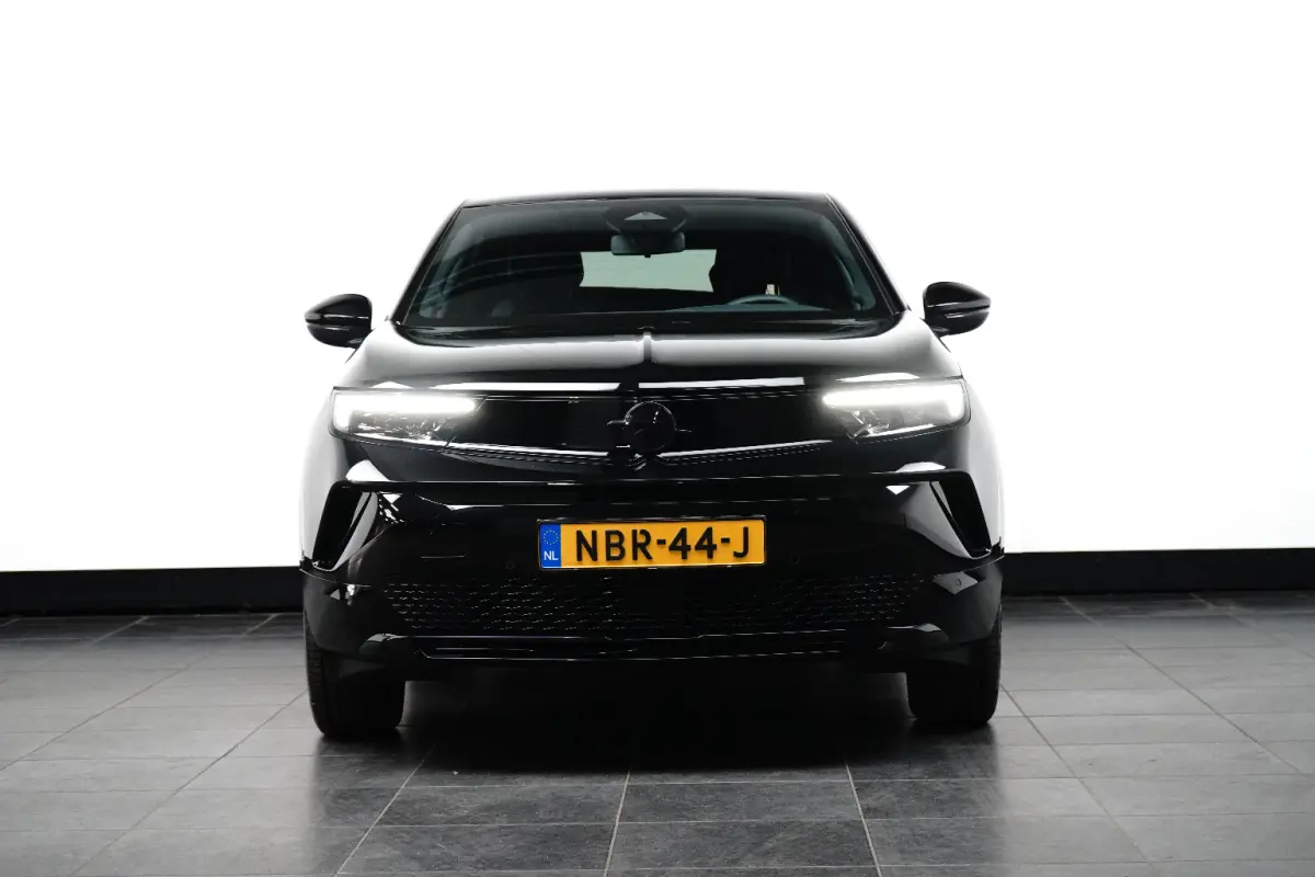 GS 54 kWh | Fase 3 laden | Navigatie | Camera | Stuurverwarming | Apple carplay | Bluetooth | 12.650km |