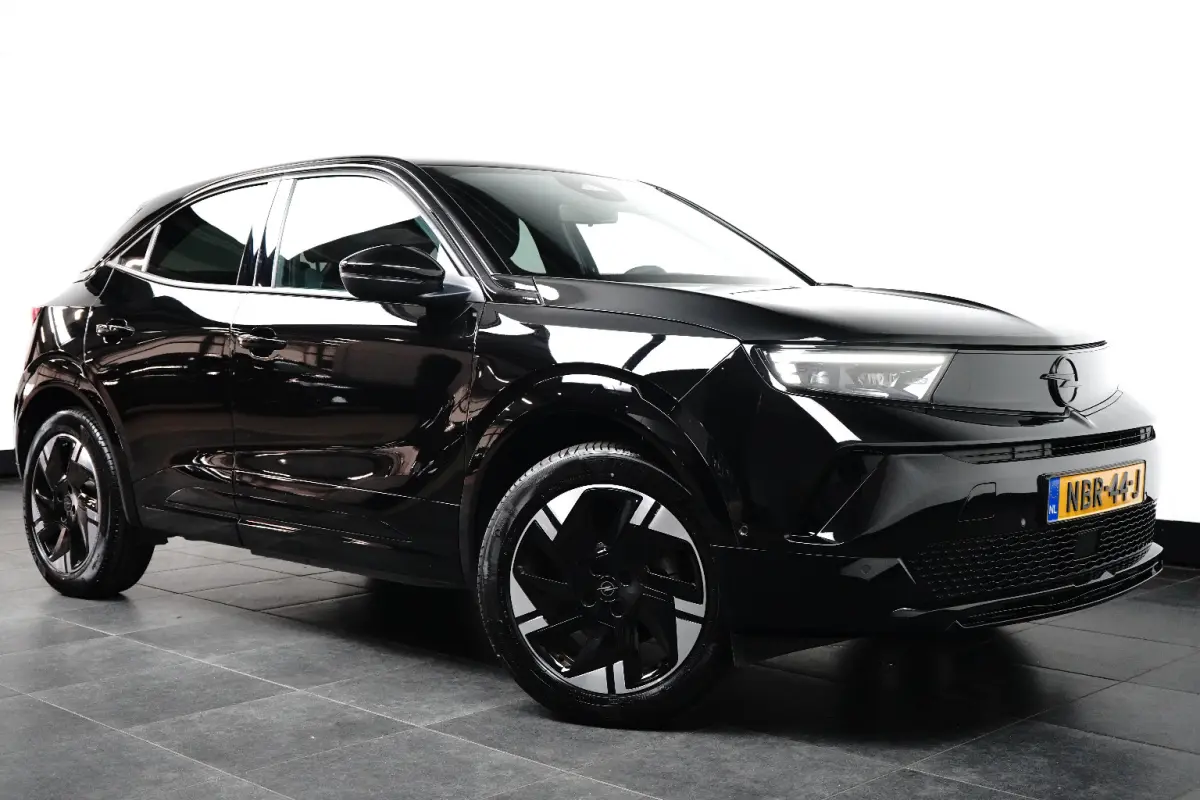 GS 54 kWh | Fase 3 laden | Navigatie | Camera | Stuurverwarming | Apple carplay | Bluetooth | 12.650km |