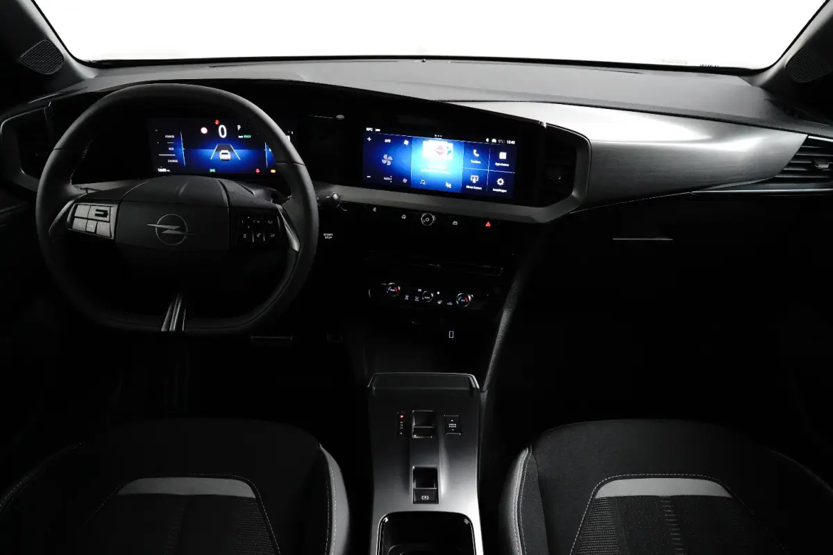 GS 54 kWh | Fase 3 laden | Navigatie | Camera | Stuurverwarming | Apple carplay | Bluetooth | 12.650km |