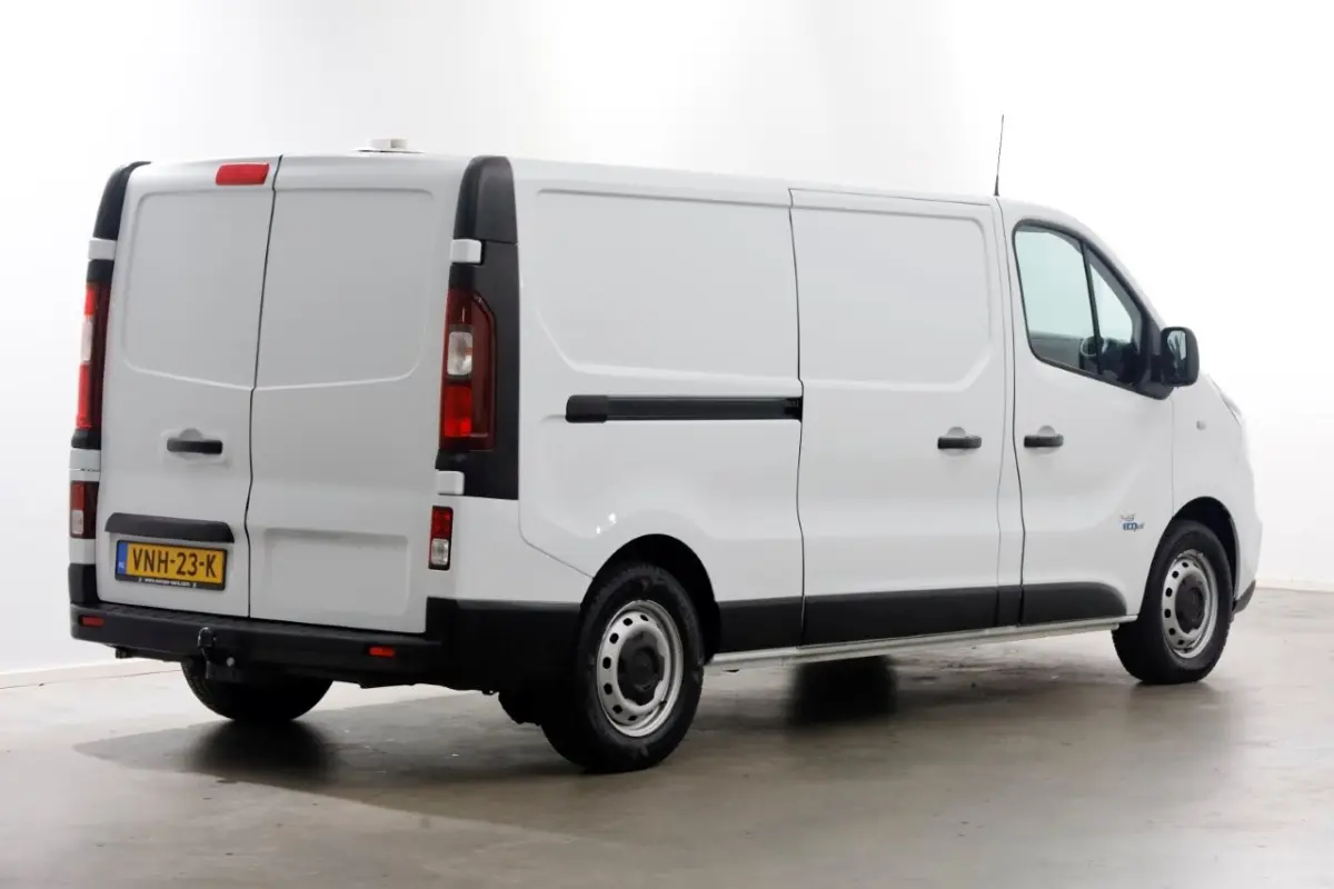 /Trafic/Vivaro 2.0 MultiJet 145pk L2H1 Airco/Navi 11-2021