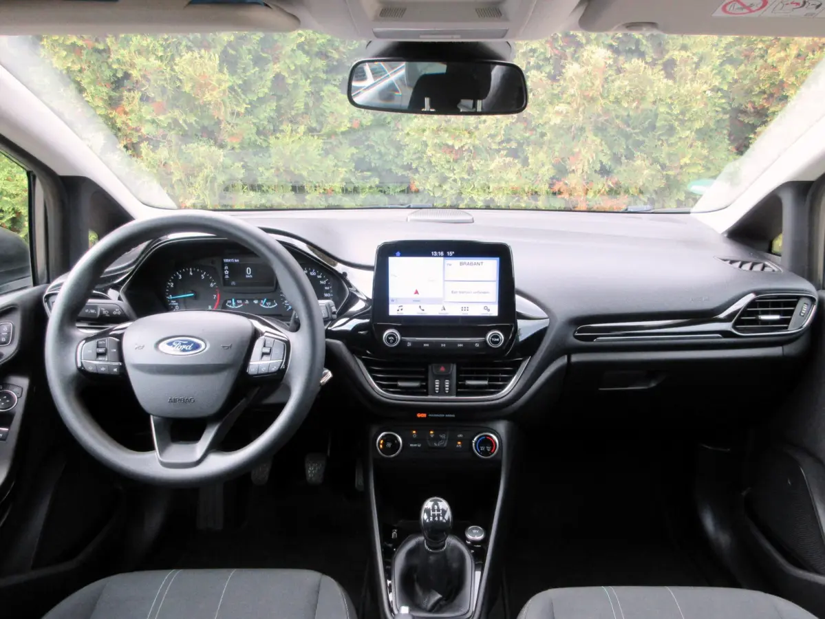 1.1 5-drs * Navi * Cruise Control *