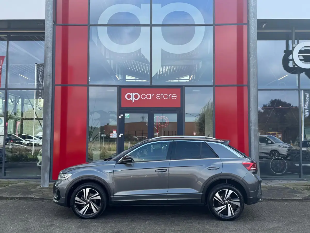 3 x R-Line DSG-7 | IQ-Lights | Camera | Parksens | Carplay | Keyless | 1.5 TSI R-Line