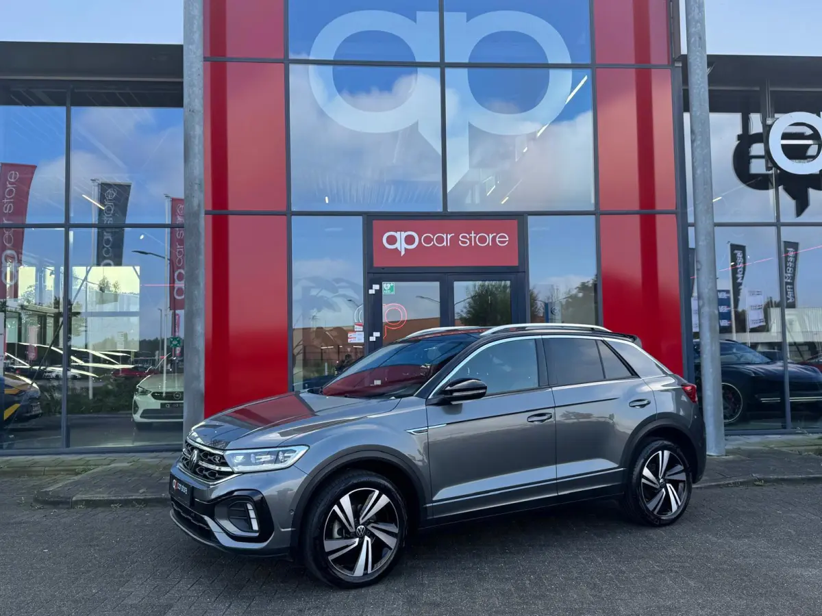 3 x R-Line DSG-7 | IQ-Lights | Camera | Parksens | Carplay | Keyless | 1.5 TSI R-Line