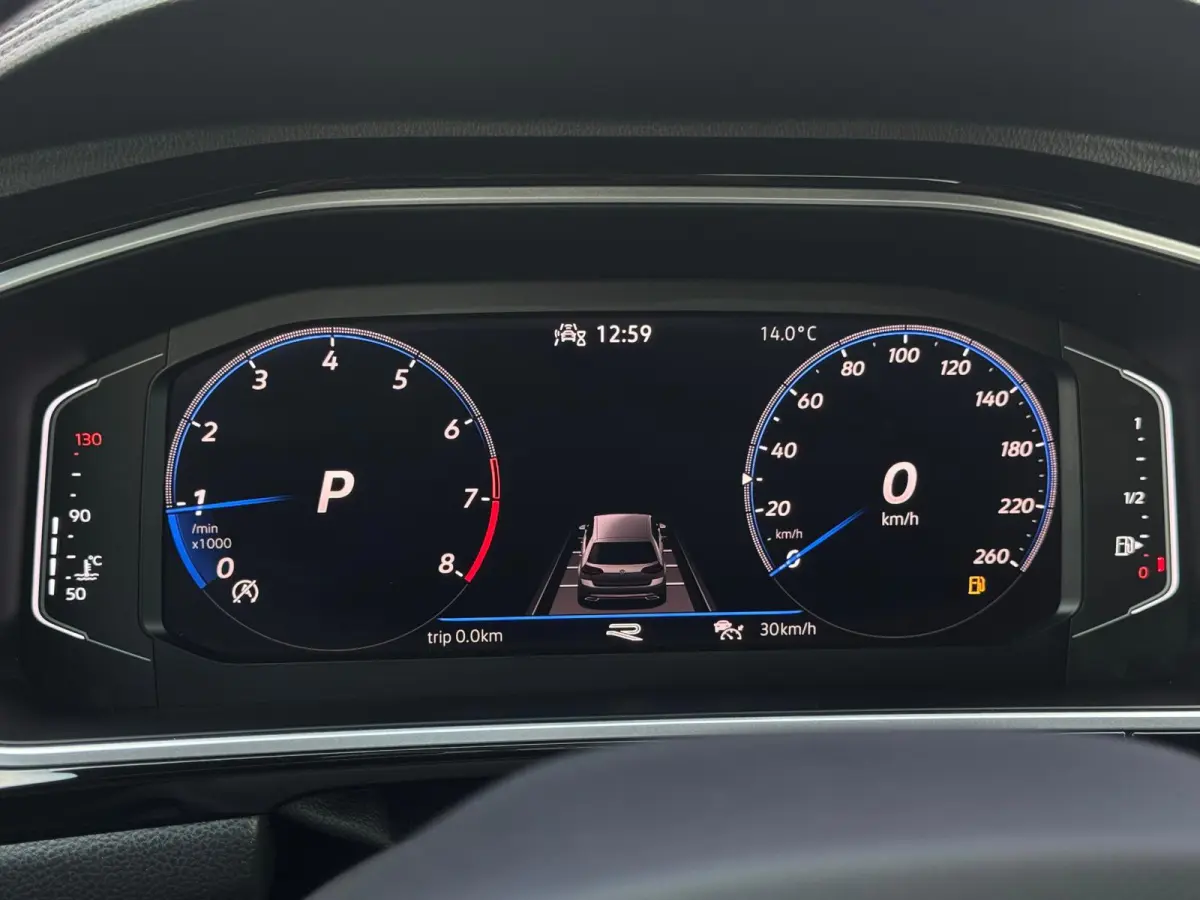 3 x R-Line DSG-7 | IQ-Lights | Camera | Parksens | Carplay | Keyless | 1.5 TSI R-Line