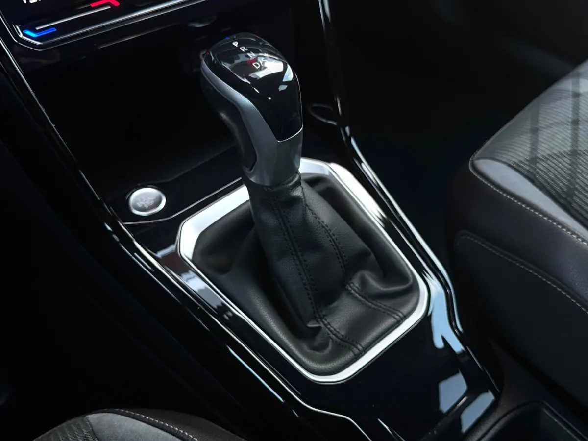 3 x R-Line DSG-7 | IQ-Lights | Camera | Parksens | Carplay | Keyless | 1.5 TSI R-Line
