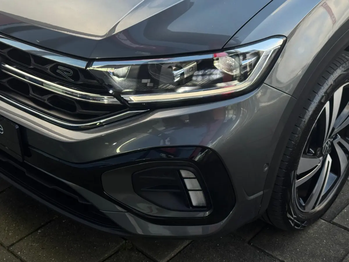 3 x R-Line DSG-7 | IQ-Lights | Camera | Parksens | Carplay | Keyless | 1.5 TSI R-Line