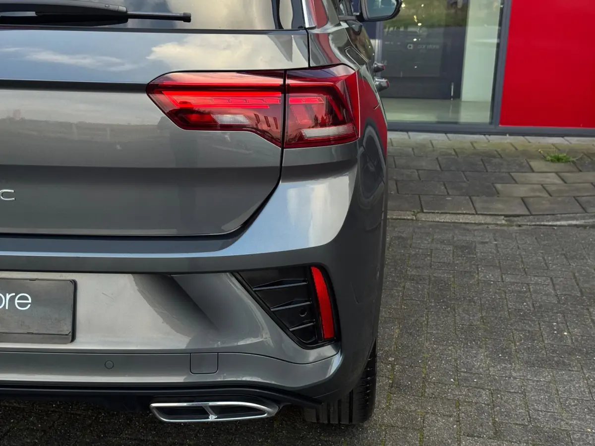 3 x R-Line DSG-7 | IQ-Lights | Camera | Parksens | Carplay | Keyless | 1.5 TSI R-Line