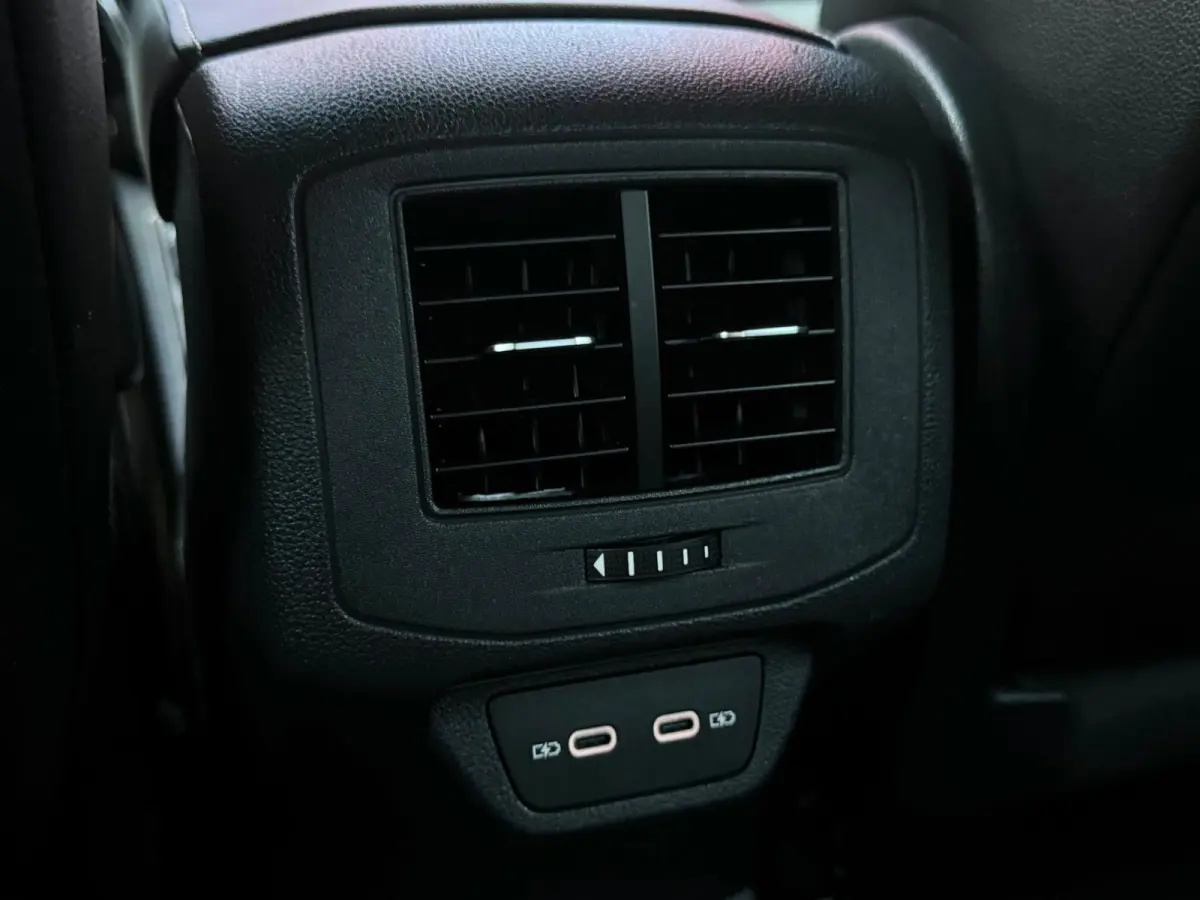 3 x R-Line DSG-7 | IQ-Lights | Camera | Parksens | Carplay | Keyless | 1.5 TSI R-Line