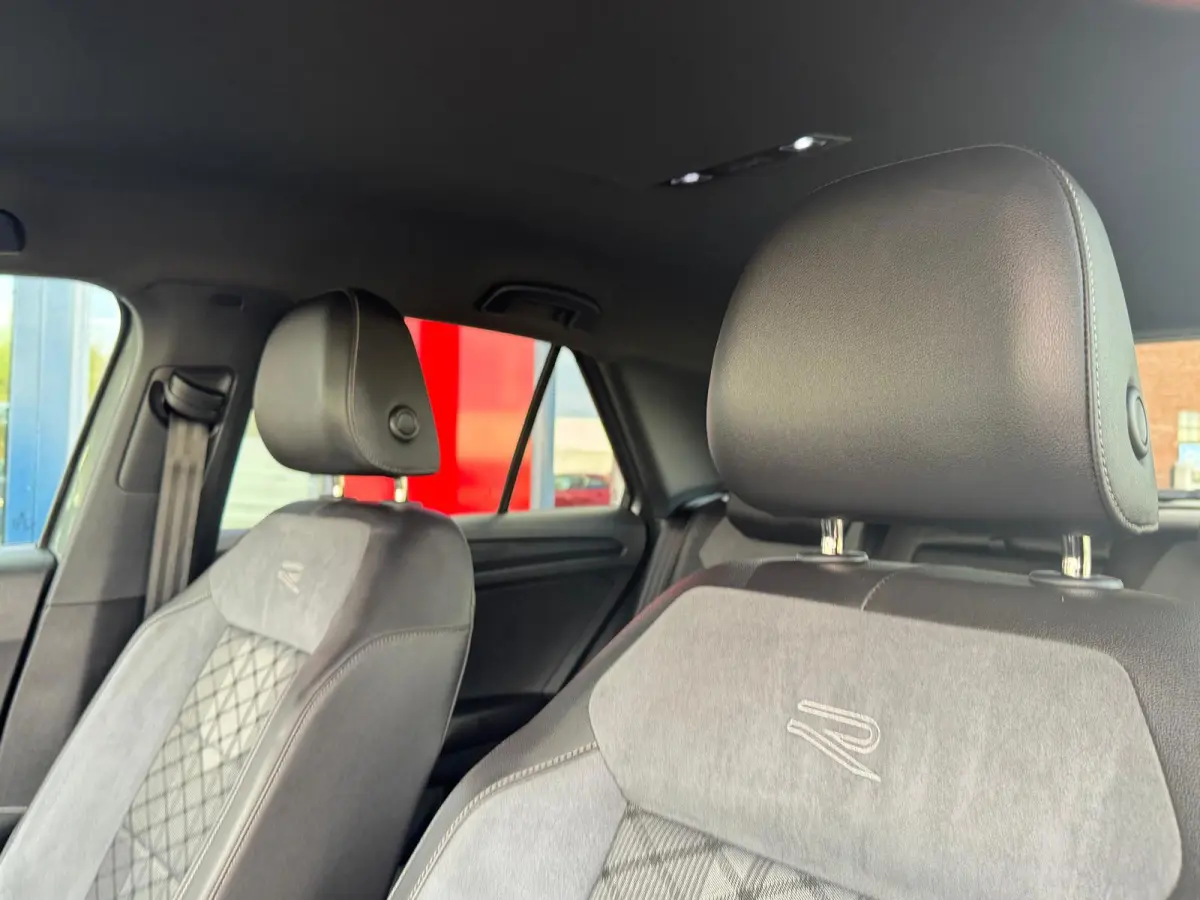 3 x R-Line DSG-7 | IQ-Lights | Camera | Parksens | Carplay | Keyless | 1.5 TSI R-Line