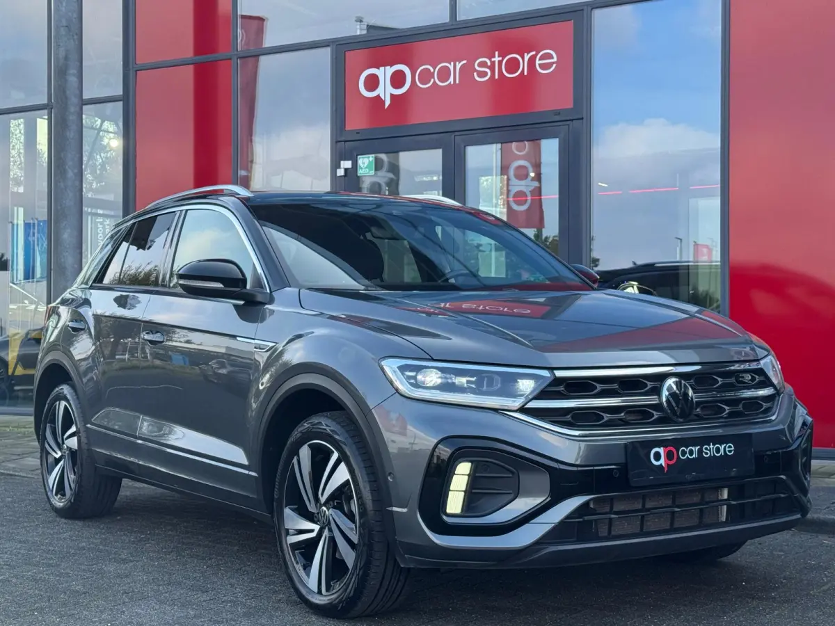 3 x R-Line DSG-7 | IQ-Lights | Camera | Parksens | Carplay | Keyless | 1.5 TSI R-Line