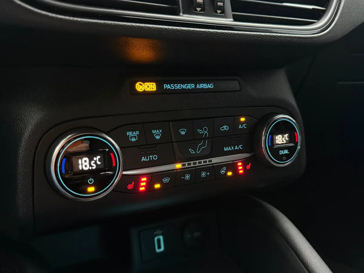 1.0 EcoBoost Hybrid ST Line X LED Navi Camera Stoelverw.