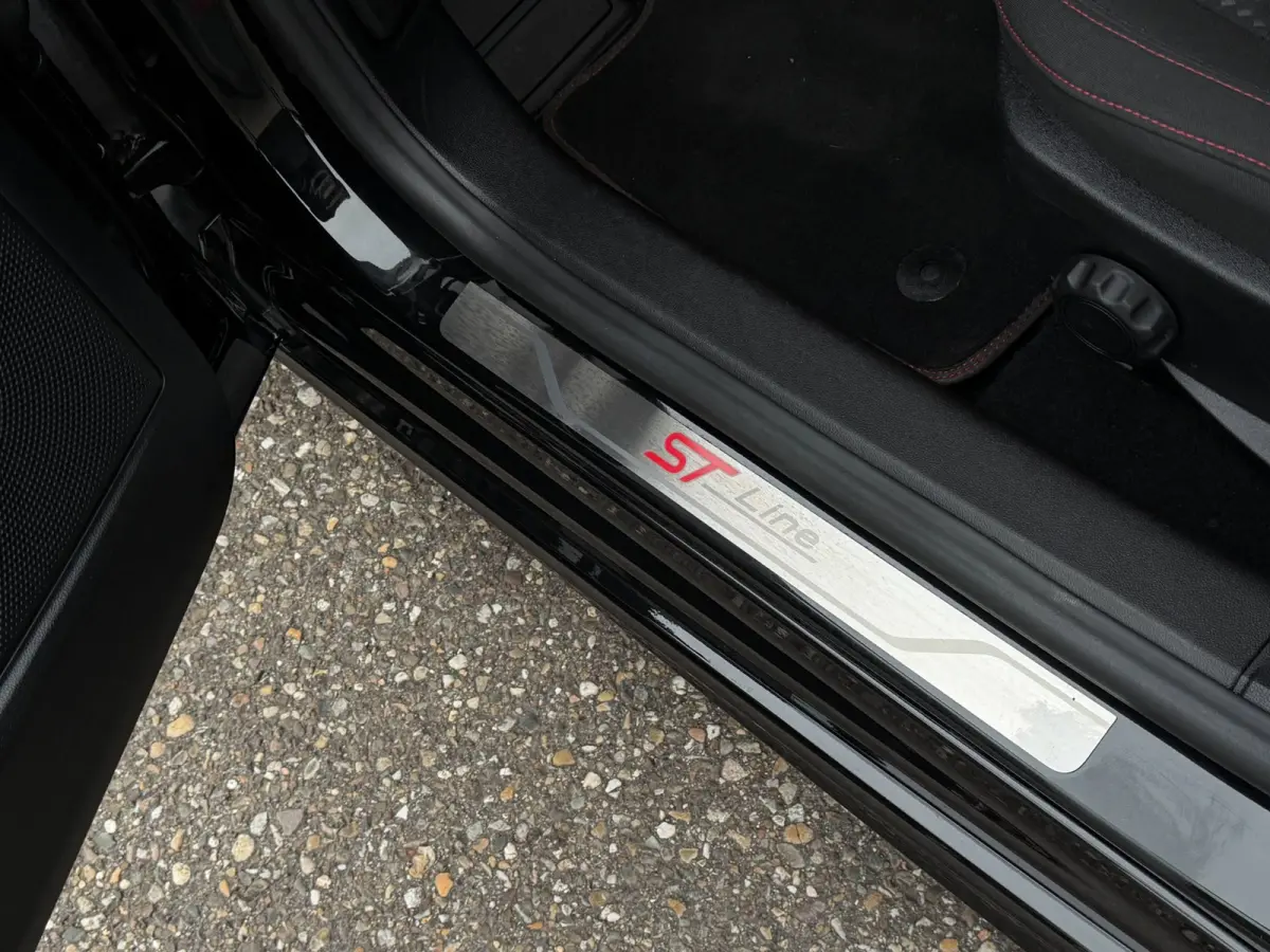 1.0 EcoBoost Hybrid ST Line X LED Navi Camera Stoelverw.