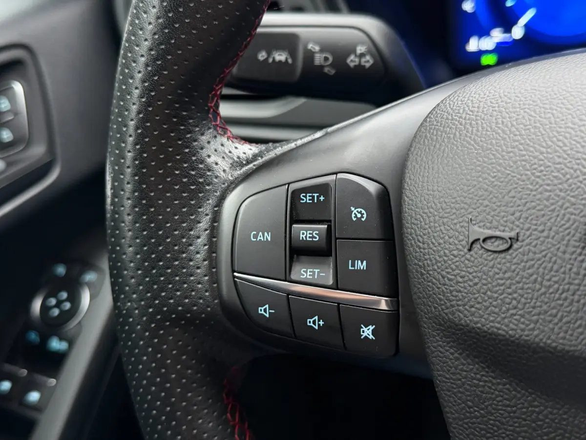 1.0 EcoBoost Hybrid ST Line X LED Navi Camera Stoelverw.