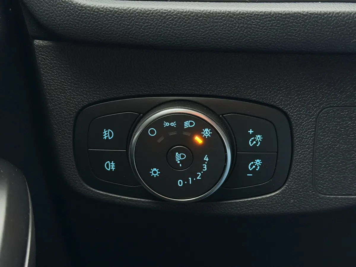 1.0 EcoBoost Hybrid ST Line X LED Navi Camera Stoelverw.