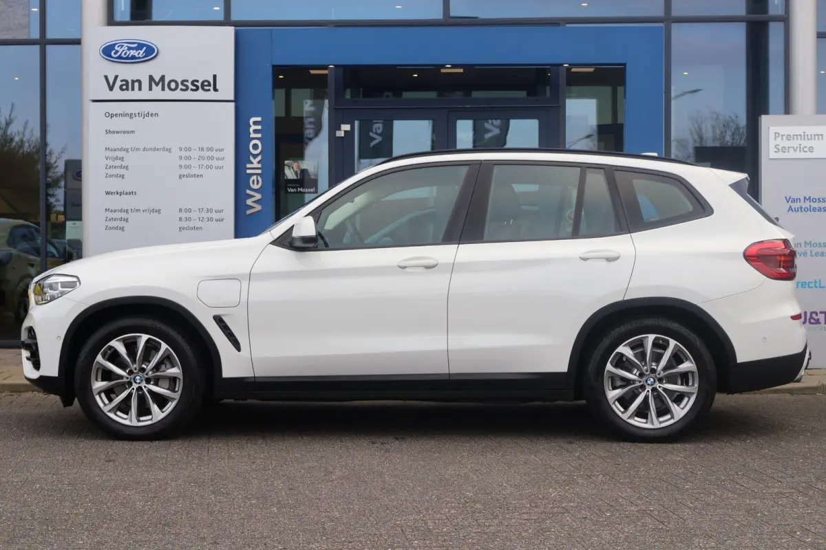 xDrive30e eDrive Edition | Head-Up | Stoelverwarming | Cruise Control | Leder | Elektrische Achterklep | Camera |